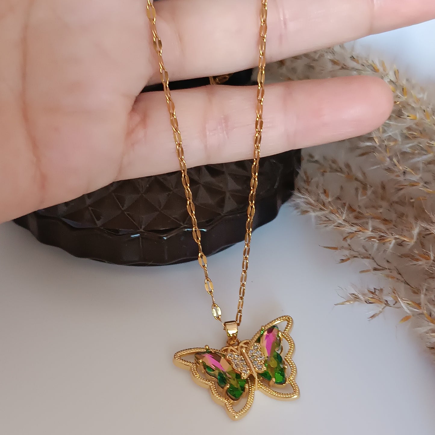 Collar mariposa